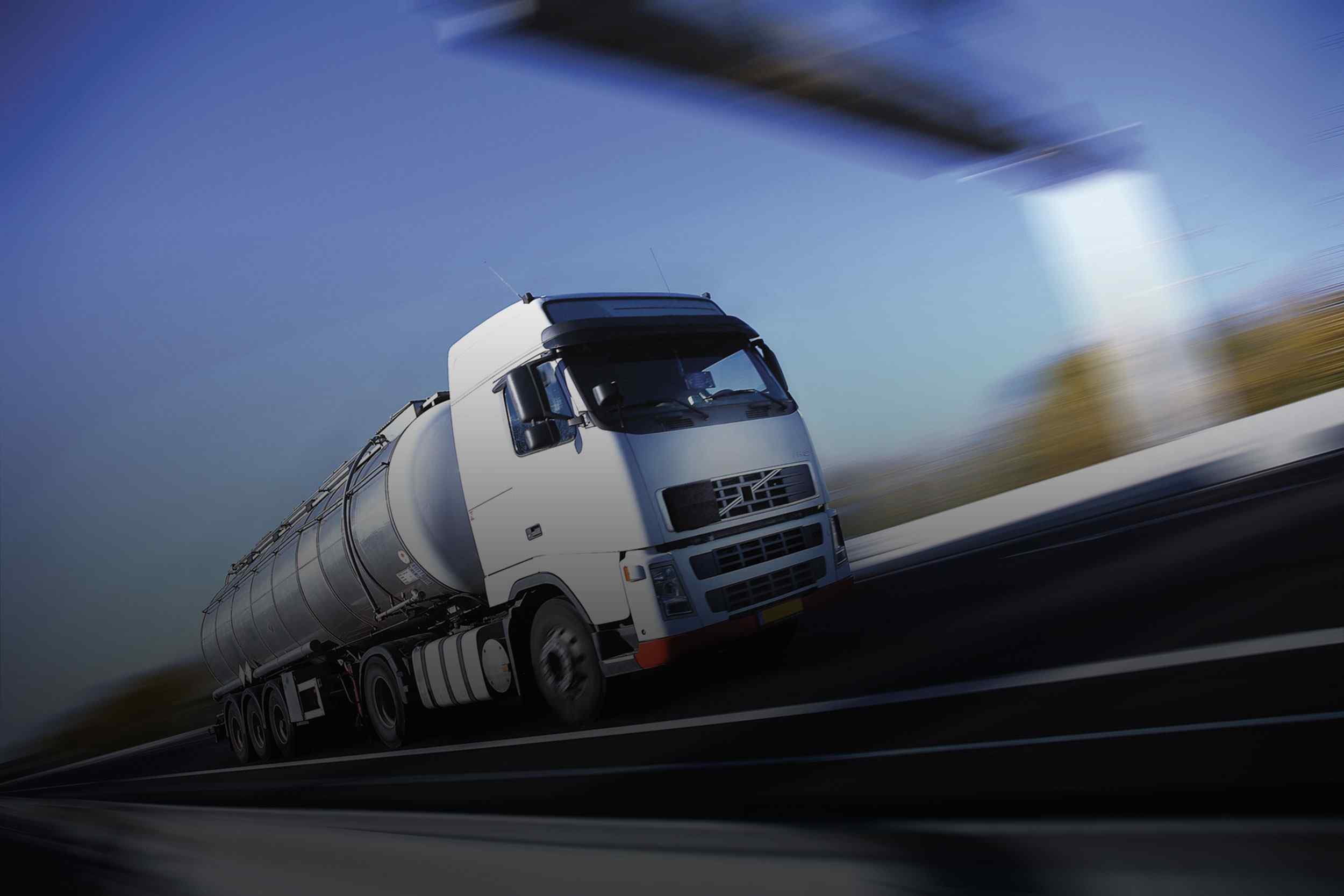 https://cankarnakliyat.com.tr/wp-content/uploads/2015/09/White-Truck-single.jpg
